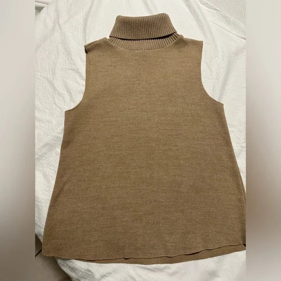 ZARA Soft Turtleneck Sleeves Sweater - Picture 3 of 5